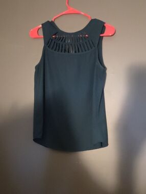 Women's Sleeveless Zippered Back Top - Green